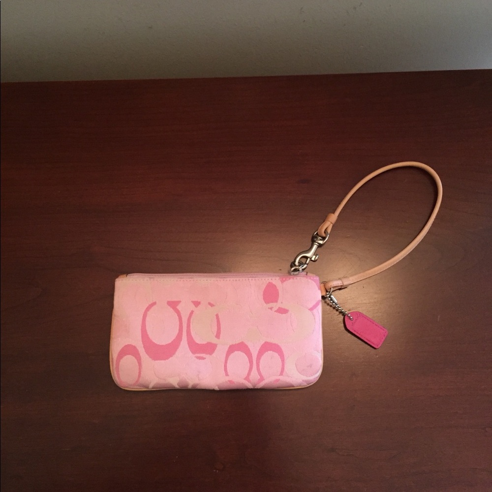 ๐๐ Coach Wristlet ๐๐ - Picture 7 of 8